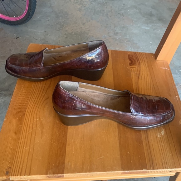 Aerosoles Final Exam Brown Slip On Croc Embossed Wedge Loafer Shoes - Picture 17 of 17